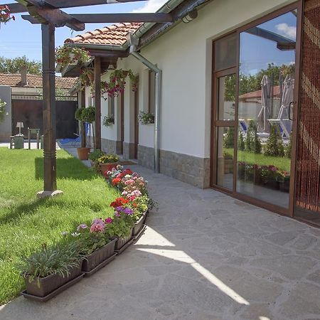 Guest House Zlateya Madara Zewnętrze zdjęcie